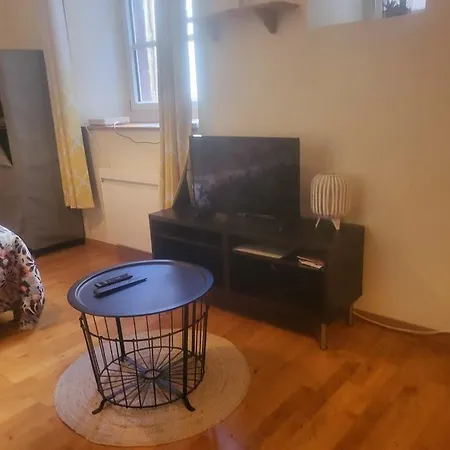 Appolon Apartamento *